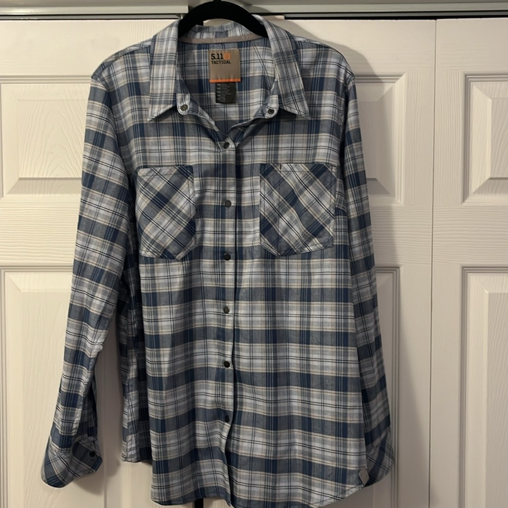 5.11 Tactical Women’s Flannel Snap button closure Size Large